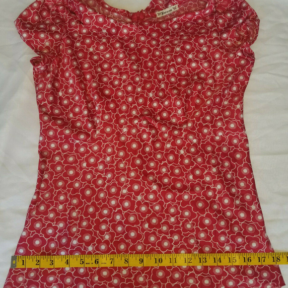 Forever 21 Medium Red Floral Short Sleeve Blouse - Picture 4 of 7